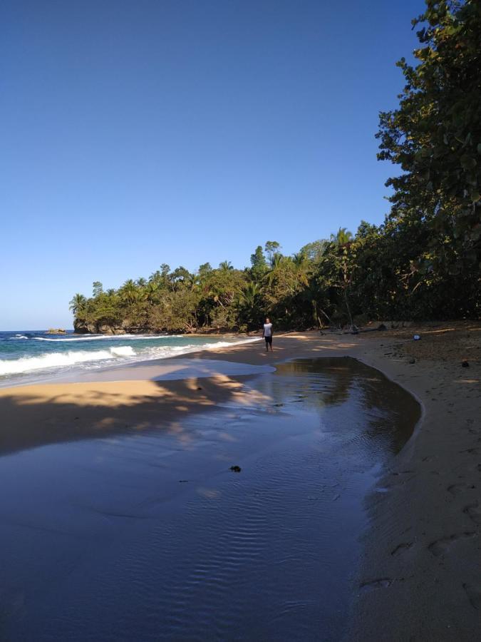 La Luciernaga Big Creek Bed & Breakfast Bocas del Toro Exterior photo