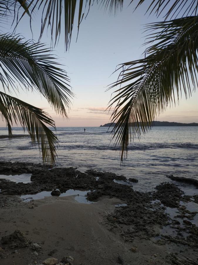 La Luciernaga Big Creek Bed & Breakfast Bocas del Toro Exterior photo