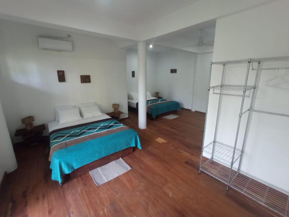La Luciernaga Big Creek Bed & Breakfast Bocas del Toro Exterior photo