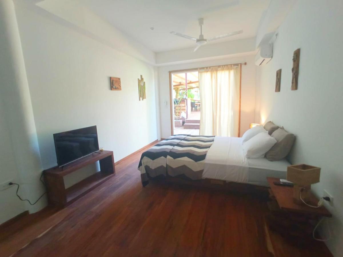 La Luciernaga Big Creek Bed & Breakfast Bocas del Toro Exterior photo