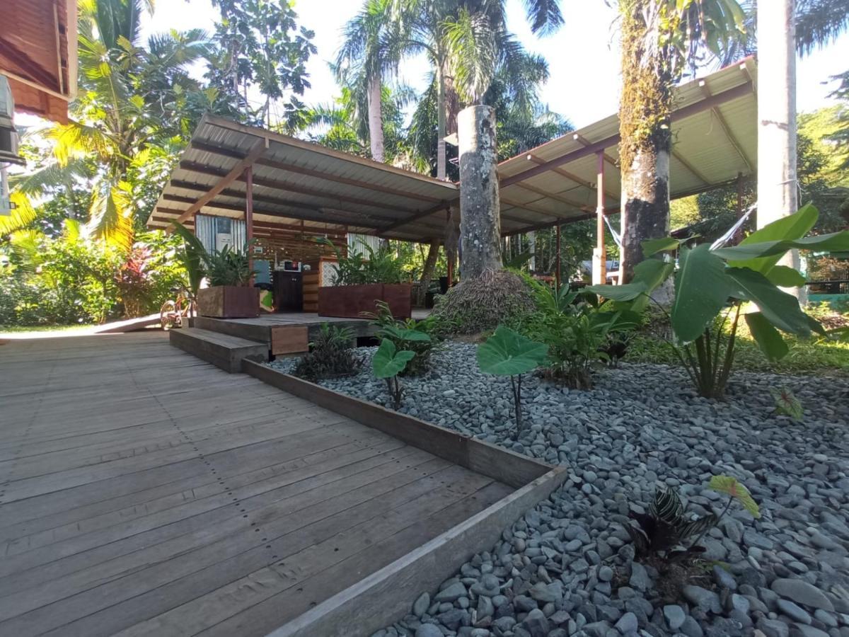 La Luciernaga Big Creek Bed & Breakfast Bocas del Toro Exterior photo
